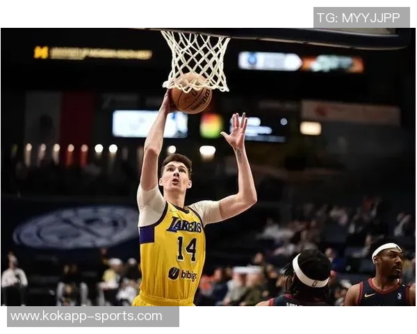 哈克斯盛赞维金斯攻防两端表现出色经验丰富球商高影响深远 哈克斯盛赞维金斯攻防两端表现出色经验丰富球商高影响深远